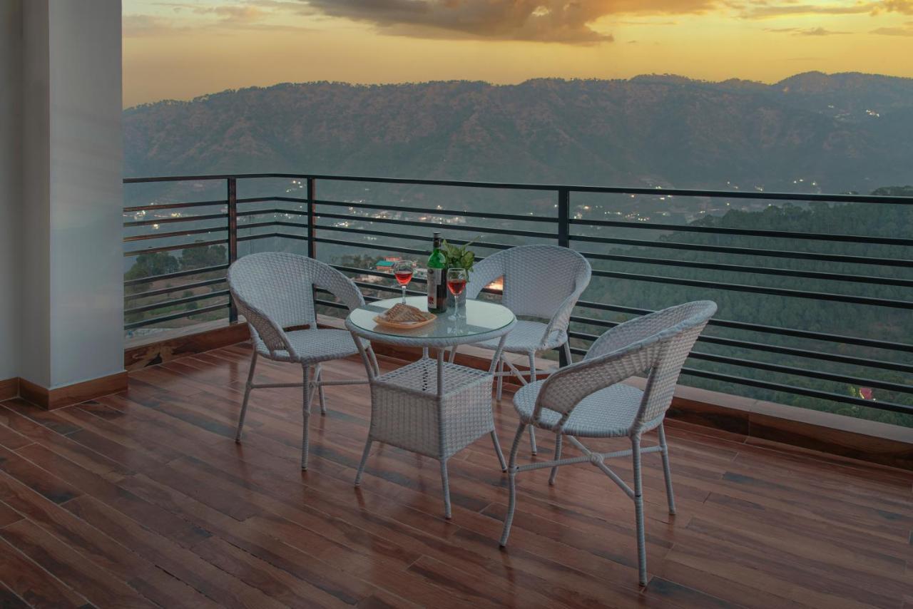 Bed and Breakfast Hillcrest Heights Касаули Экстерьер фото